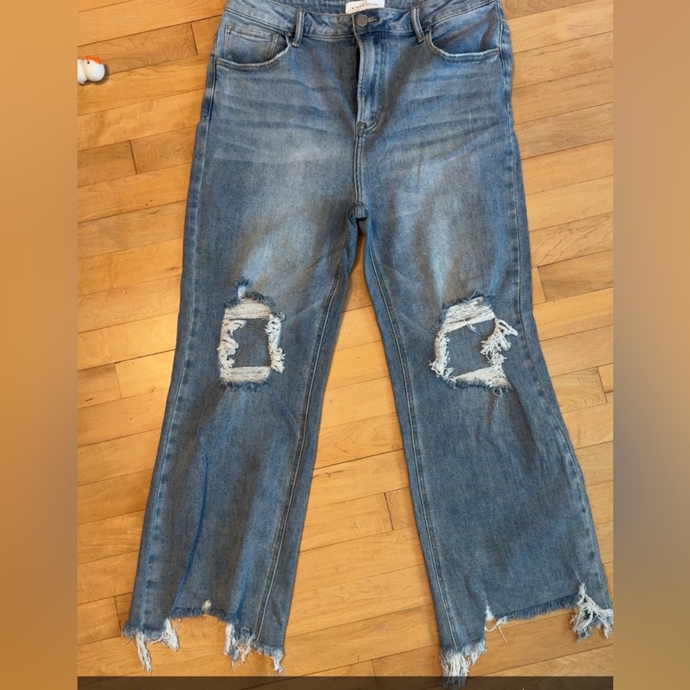 Risen Distressed Crop Flares